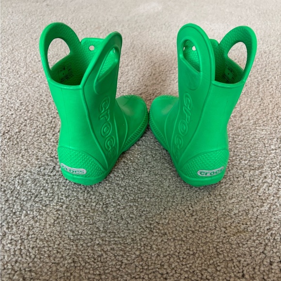 CROCS Kids Vibrant Green Rain Boots - Picture 3 of 4